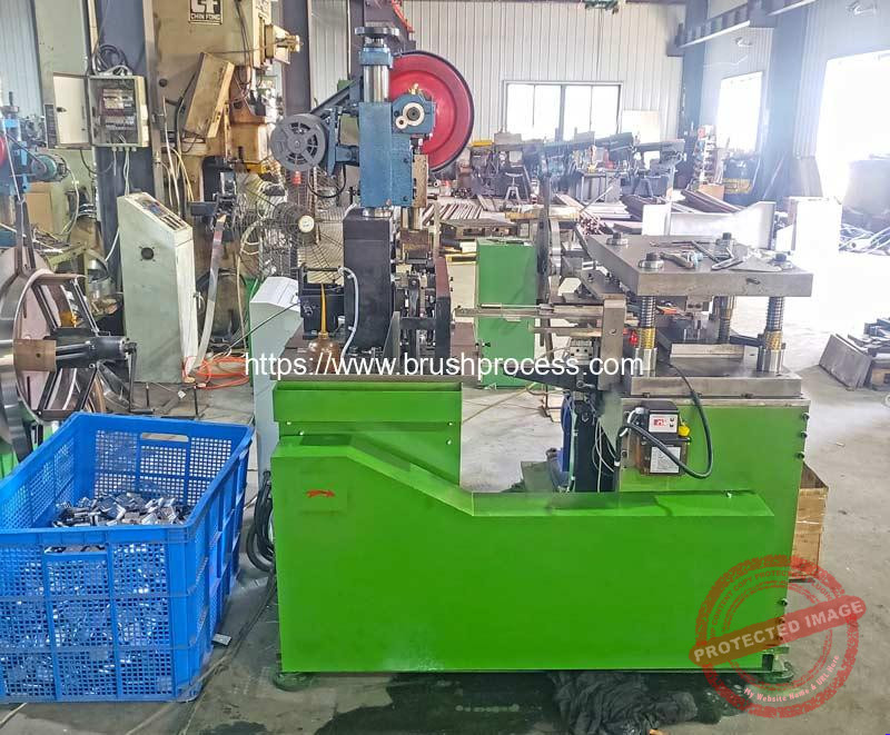 Brush Making Machine Operator Mechanical Type Paint Brush Metal Ferrule Making Machine - Paint Brush ...