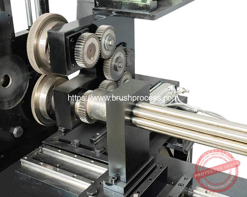 Automatic Steel Wire Brush Ring Wave Wire Inserting Cutting Bending Machine 12 Steel-Wire-Derusting-Brush-Inserting-Bending-Making-Machine-Wire-Inserting-Device